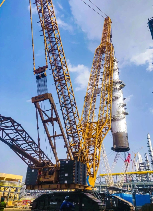 奔赴海外！徐工履帶起重機跨海助建大型石油煉化項目